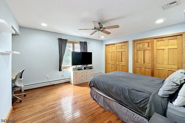 27 Seneca Ave, Rockaway Twp., NJ 07866