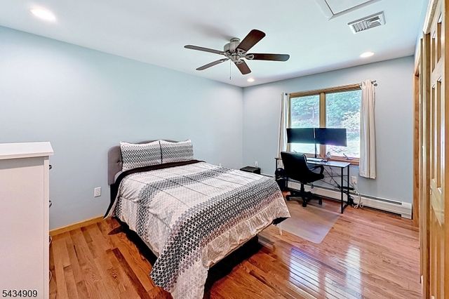 27 Seneca Ave, Rockaway Twp., NJ 07866