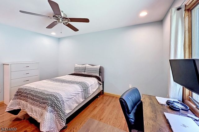 27 Seneca Ave, Rockaway Twp., NJ 07866