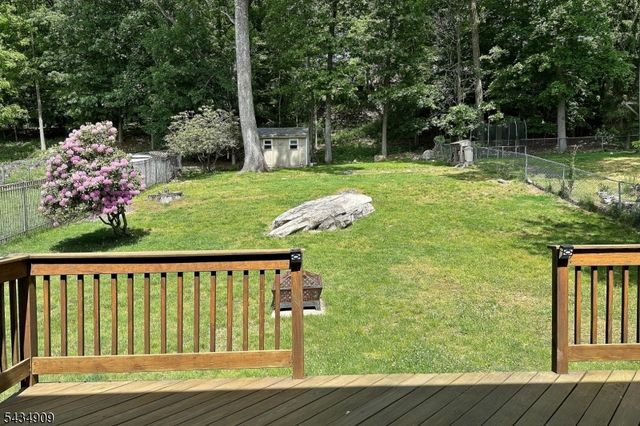 27 Seneca Ave, Rockaway Twp., NJ 07866