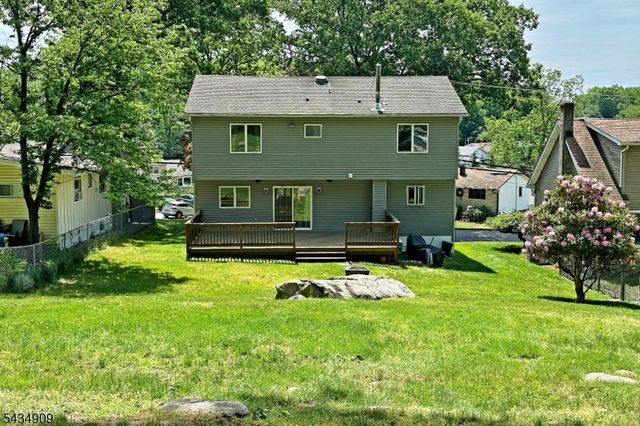 27 Seneca Ave, Rockaway Twp., NJ 07866