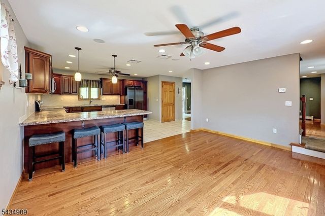 27 Seneca Ave, Rockaway Twp., NJ 07866