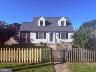 124 HILLCREST DR, Fredericksburg, VA 22401