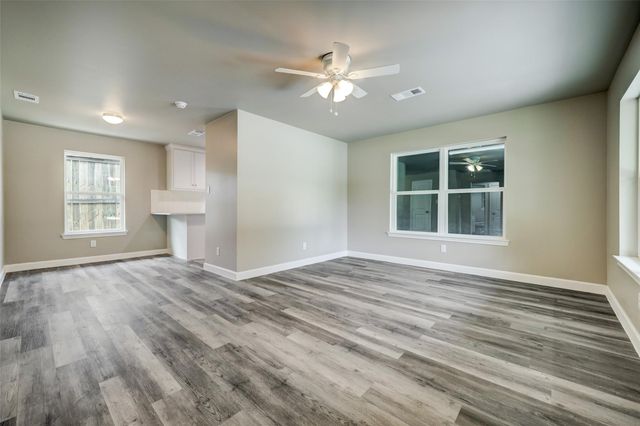 8817 Emmott Road, Houston, TX 77040