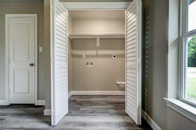 8817 Emmott Road, Houston, TX 77040