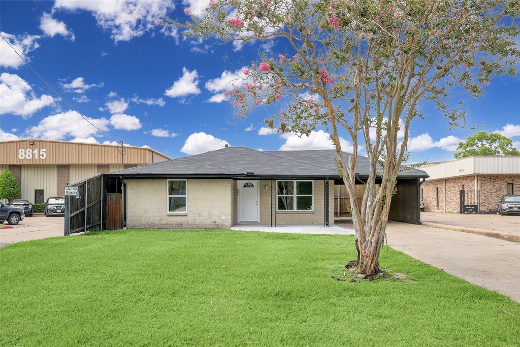 8817 Emmott Road, Houston, TX 77040