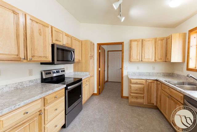 2490 Trask Circle, Worden, MT 59088