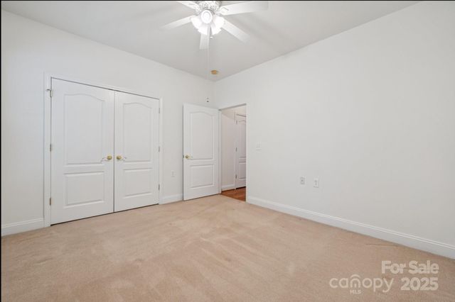 10011 Bishops Gate Boulevard, Pineville, NC 28134