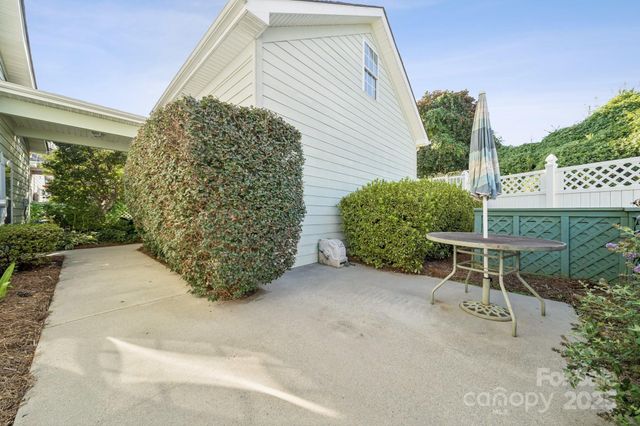 10011 Bishops Gate Boulevard, Pineville, NC 28134