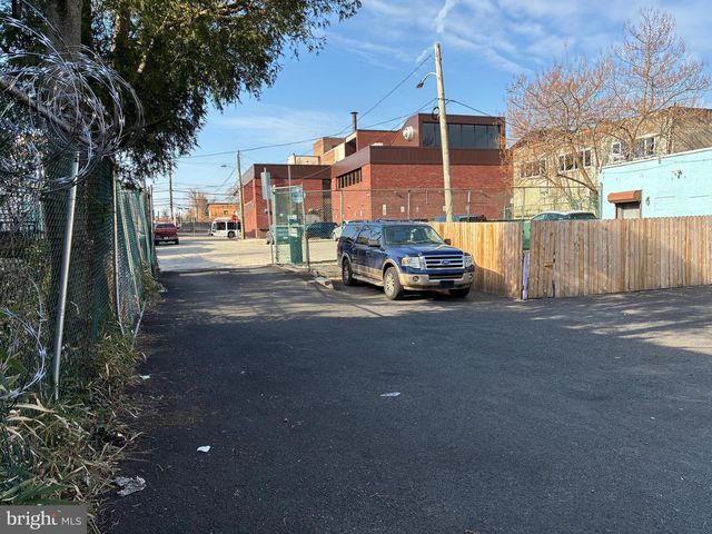 52 W CHELTEN AVE, Philadelphia, PA 19144