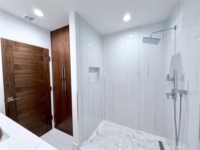 3007 3009 S Hobart, Los Angeles, CA 90018