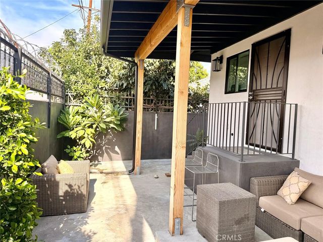 3007 3009 S Hobart, Los Angeles, CA 90018