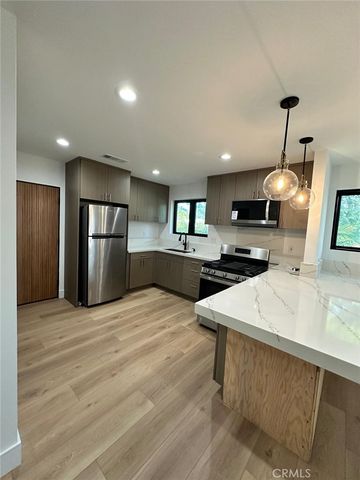 3007 3009 S Hobart, Los Angeles, CA 90018