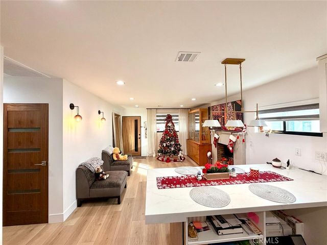 3007 3009 S Hobart, Los Angeles, CA 90018