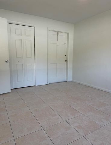 5210 SW 90th Way 2, Cooper City, FL 33328