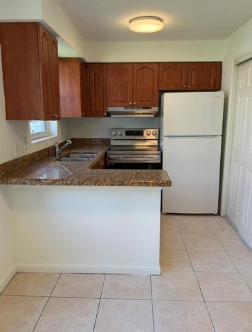 5210 SW 90th Way 2, Cooper City, FL 33328
