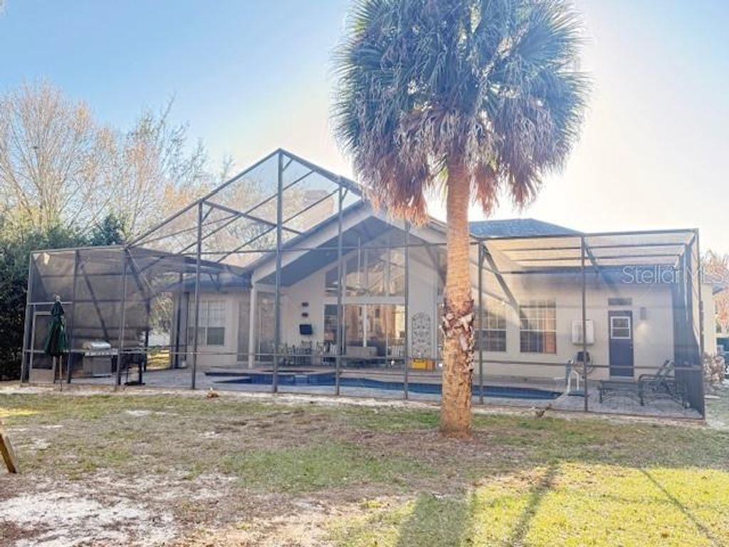 Image 3 of property listing at 7912 COURTLEIGH DRIVE, Orlando, FL 32835