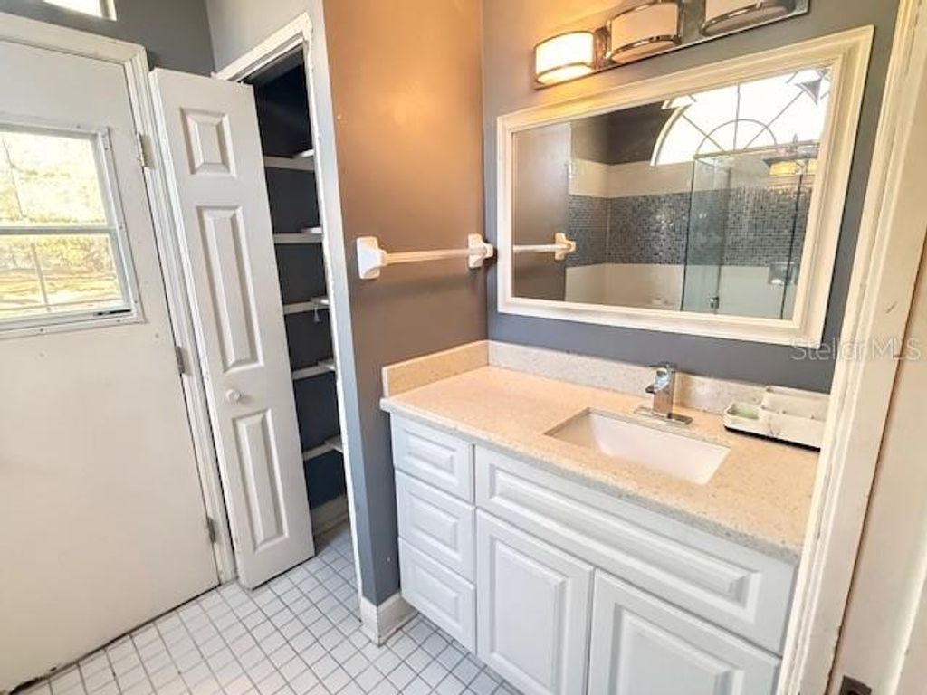 Image 25 of property listing at 7912 COURTLEIGH DRIVE, Orlando, FL 32835