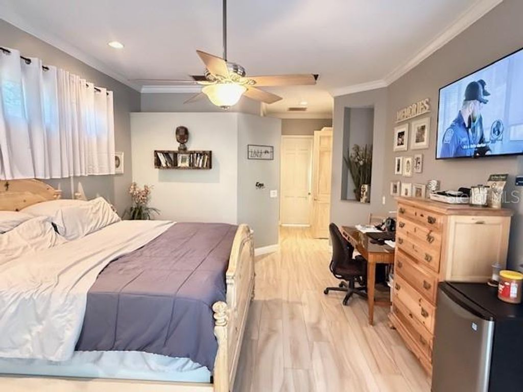 Image 53 of property listing at 7912 COURTLEIGH DRIVE, Orlando, FL 32835