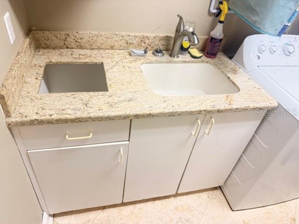 Image 64 of property listing at 7912 COURTLEIGH DRIVE, Orlando, FL 32835