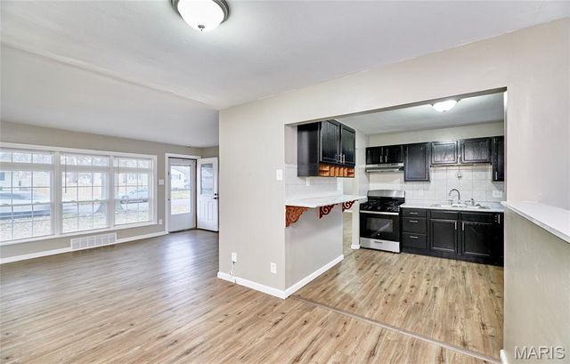 855 Daniel Boone Drive, Florissant, MO 63031