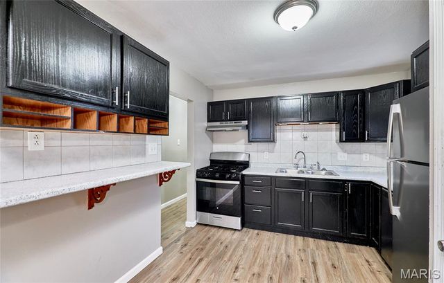 855 Daniel Boone Drive, Florissant, MO 63031