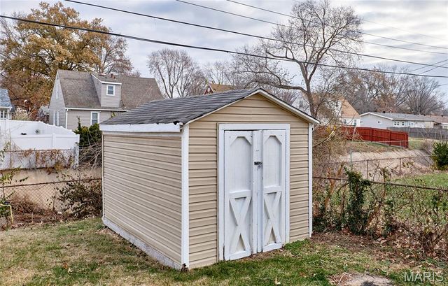 855 Daniel Boone Drive, Florissant, MO 63031