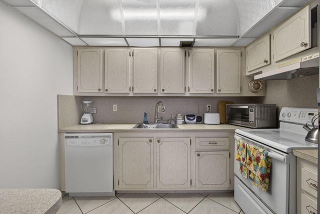 330 WELLINGTON G, West Palm Beach, FL 33417