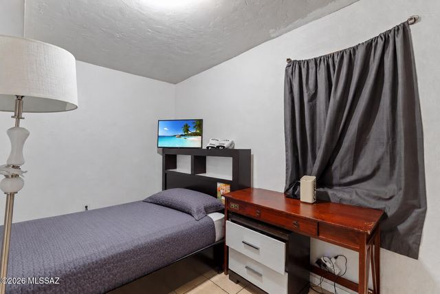 650 W 42nd Street, Tucson, AZ 85713
