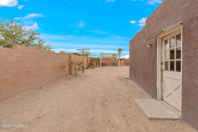 650 W 42nd Street, Tucson, AZ 85713