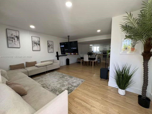 1480 NE 151st St 101, Miami, FL 33162