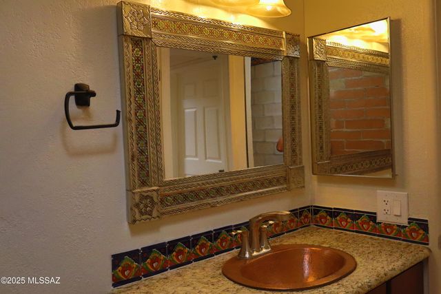 5213 N Tigua Drive, Tucson, AZ 85704