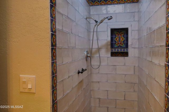 5213 N Tigua Drive, Tucson, AZ 85704