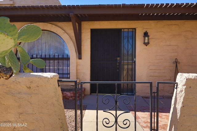 5213 N Tigua Drive, Tucson, AZ 85704