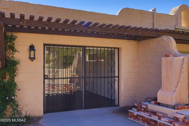 5213 N Tigua Drive, Tucson, AZ 85704