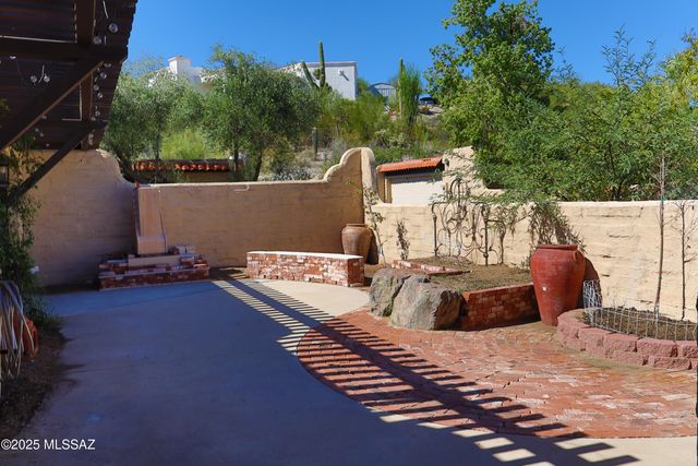 5213 N Tigua Drive, Tucson, AZ 85704