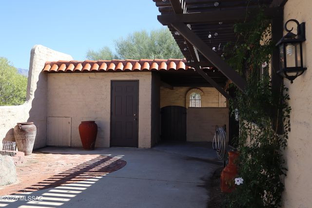 5213 N Tigua Drive, Tucson, AZ 85704