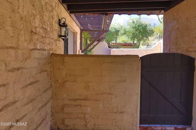 5213 N Tigua Drive, Tucson, AZ 85704