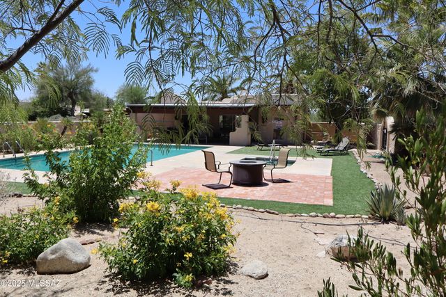 5213 N Tigua Drive, Tucson, AZ 85704