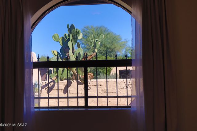 5213 N Tigua Drive, Tucson, AZ 85704