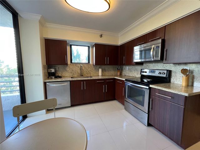 3300 NE 191st St 406, Aventura, FL 33180