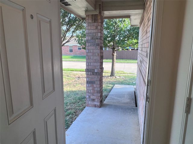 8911 Valley River Drive, Fort Worth, TX 76244