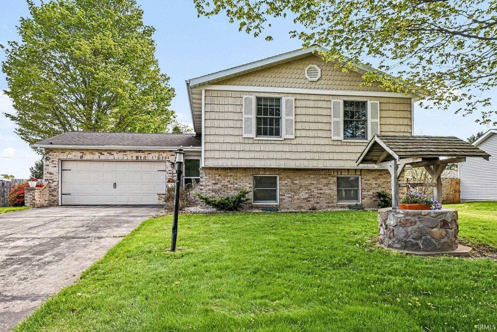 2404 Lane Street, Elkhart, IN 46514