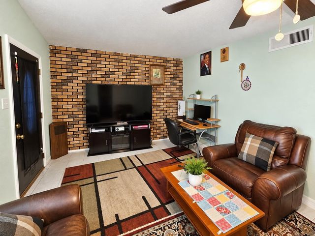 10112 Beekman Place Drive, Houston, TX 77043