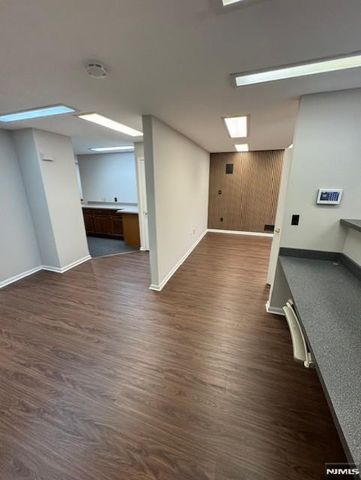 308 Union Boulevard, Totowa, NJ 07512