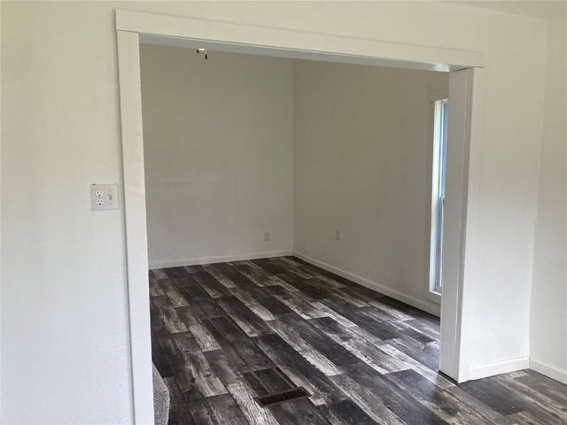 1002 S 8th Avenue, Vinton, IA 52349