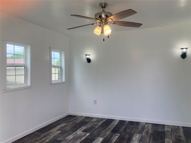 1002 S 8th Avenue, Vinton, IA 52349