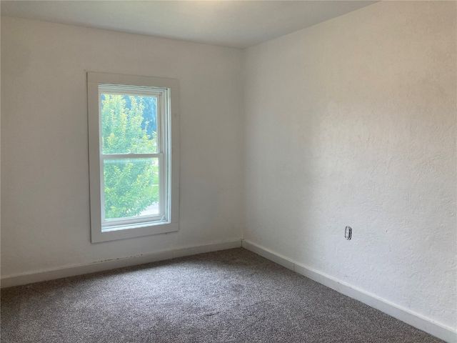 1002 S 8th Avenue, Vinton, IA 52349