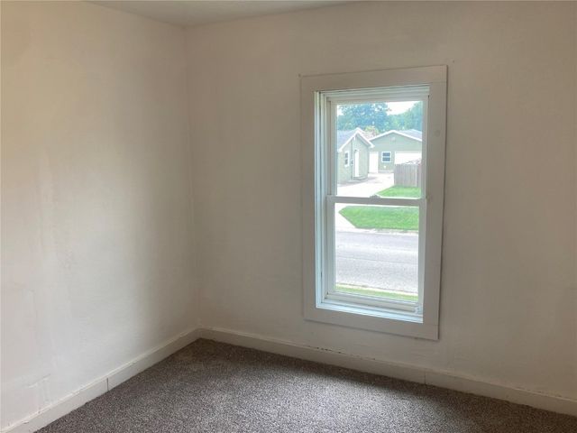 1002 S 8th Avenue, Vinton, IA 52349