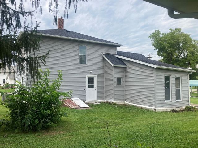1002 S 8th Avenue, Vinton, IA 52349